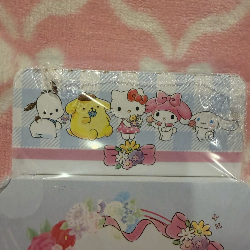 Hello Kitty Floral Notepad Duo - Picture 2 of 6